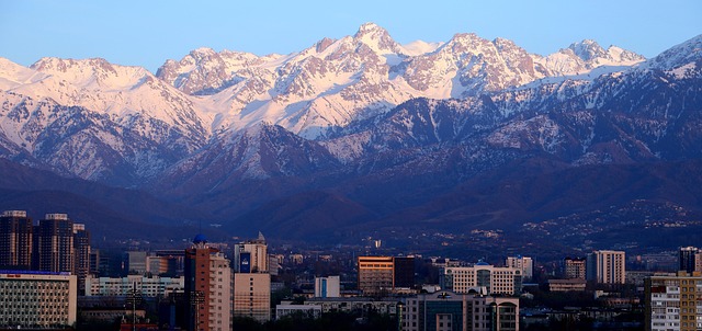 Almaty: poarta verde spre Munții Tian Shan